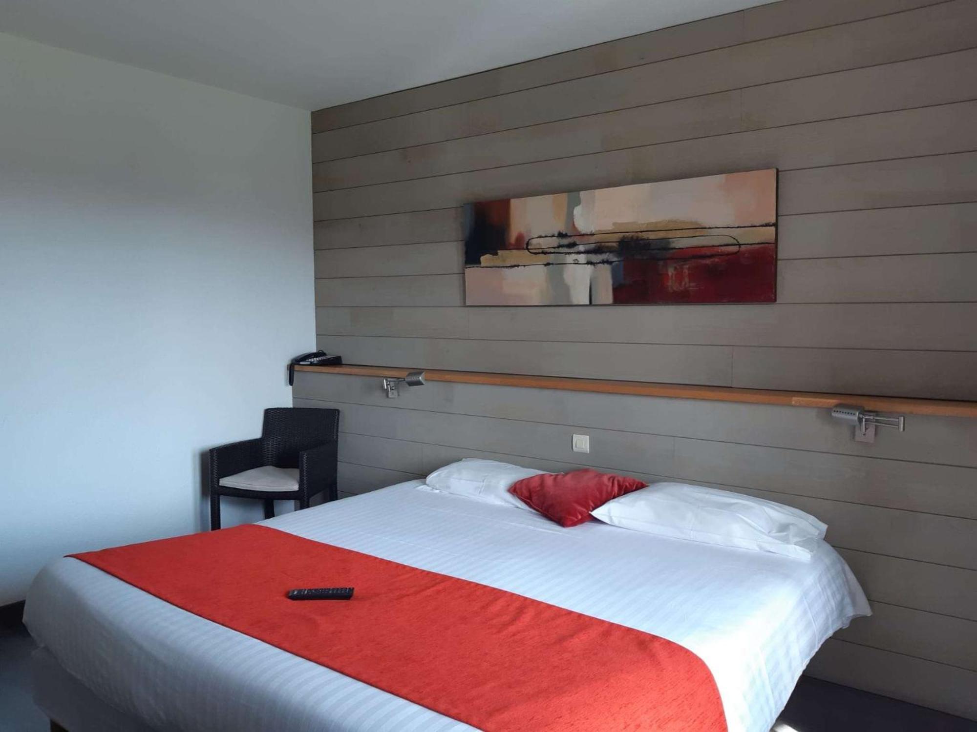 Brit Hotel Du Golf Le Lodge Salies-de-Béarn المظهر الخارجي الصورة