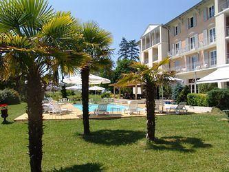 Brit Hotel Du Golf Le Lodge Salies-de-Béarn المظهر الخارجي الصورة